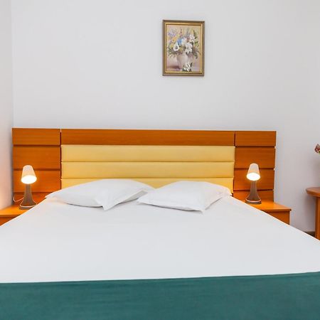 בוקרשט Hotel Sir Colentina מראה חיצוני תמונה