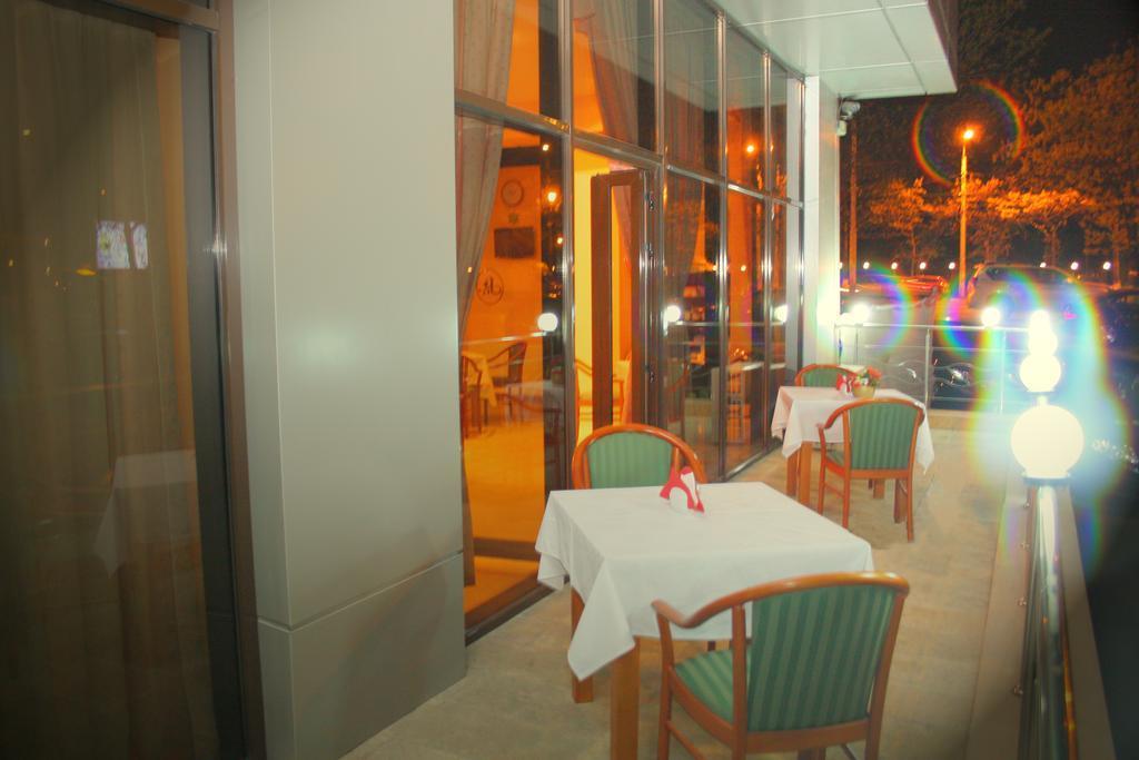 בוקרשט Hotel Sir Colentina מראה חיצוני תמונה
