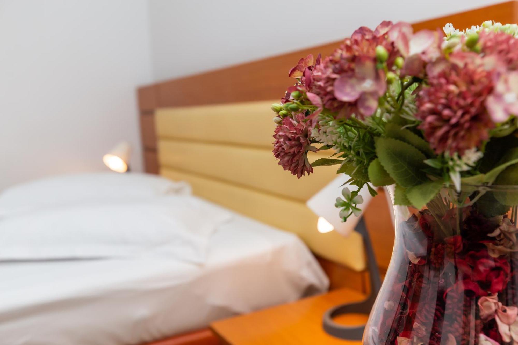 בוקרשט Hotel Sir Colentina מראה חיצוני תמונה