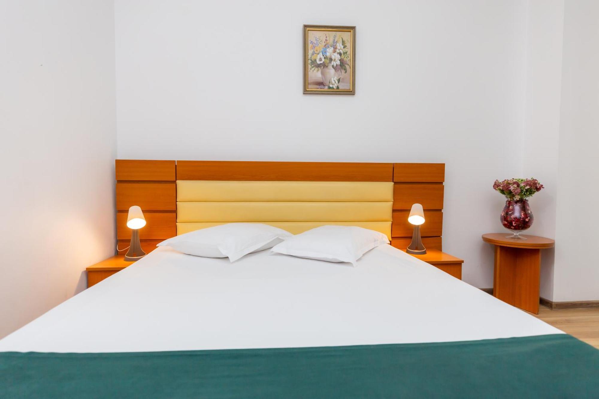 בוקרשט Hotel Sir Colentina מראה חיצוני תמונה