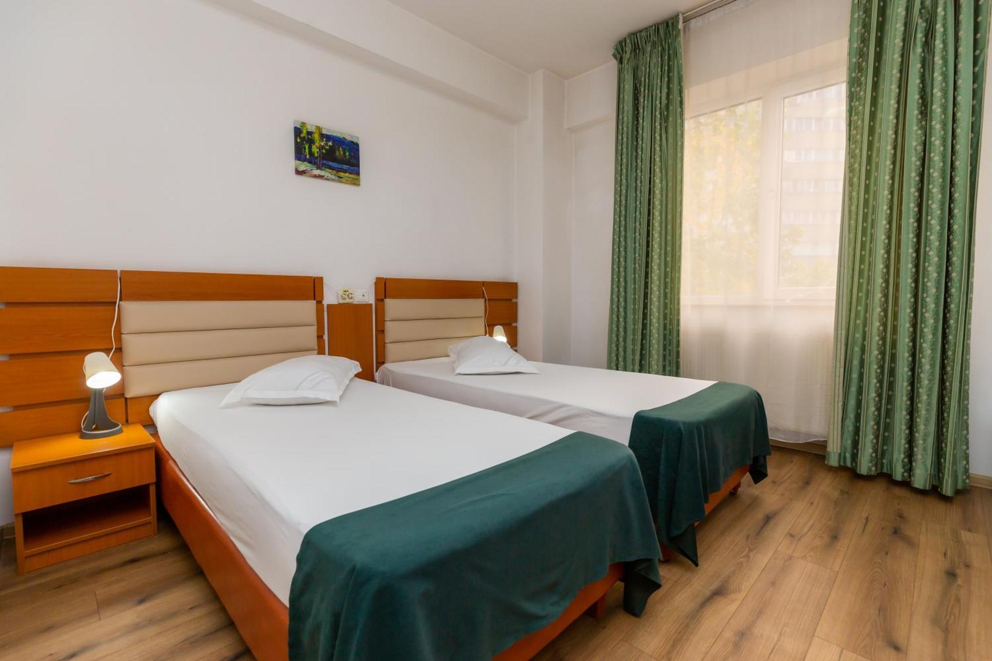 בוקרשט Hotel Sir Colentina מראה חיצוני תמונה
