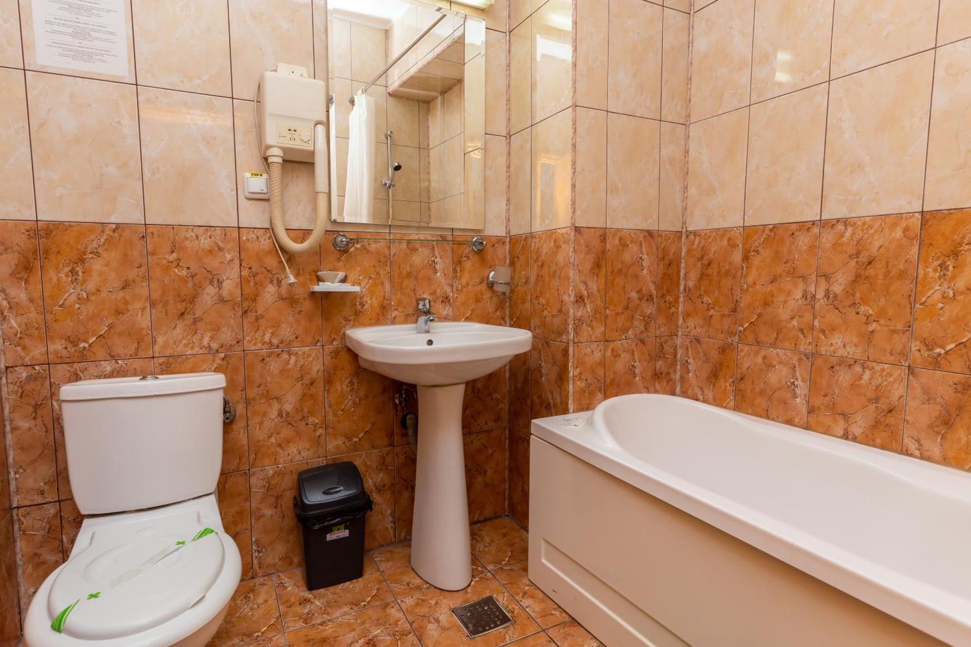בוקרשט Hotel Sir Colentina מראה חיצוני תמונה