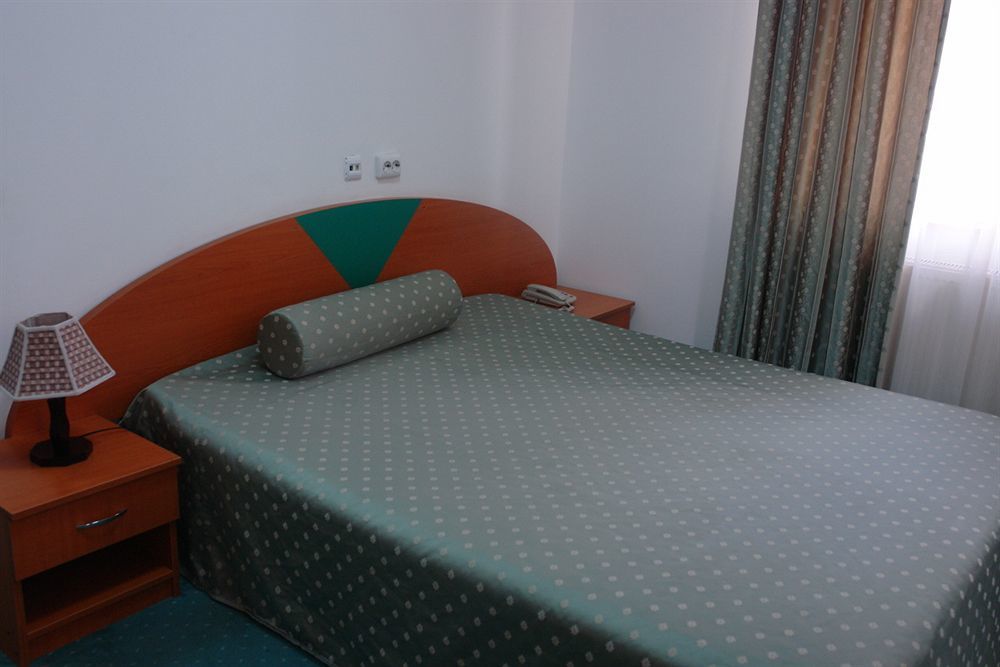 בוקרשט Hotel Sir Colentina מראה חיצוני תמונה