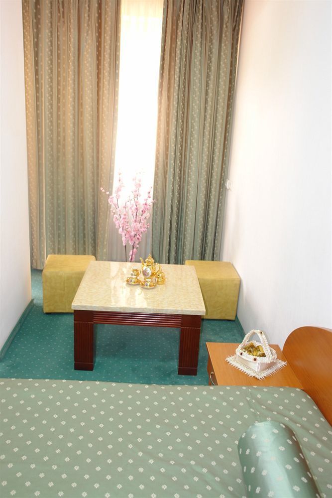 בוקרשט Hotel Sir Colentina מראה חיצוני תמונה