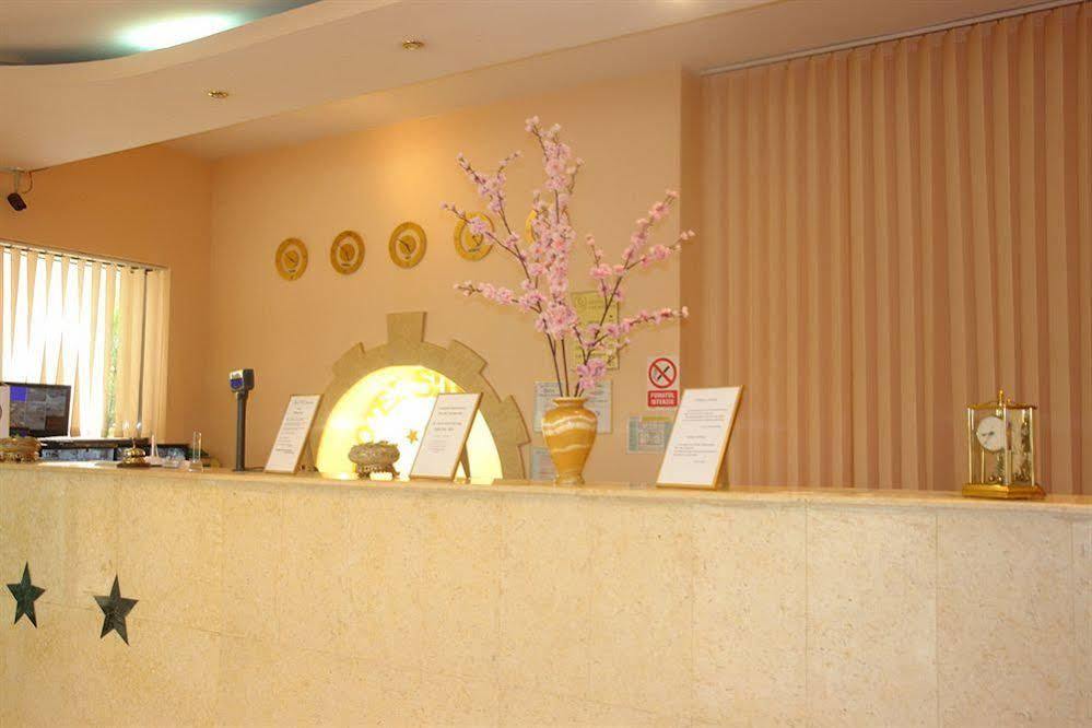 בוקרשט Hotel Sir Colentina מראה חיצוני תמונה